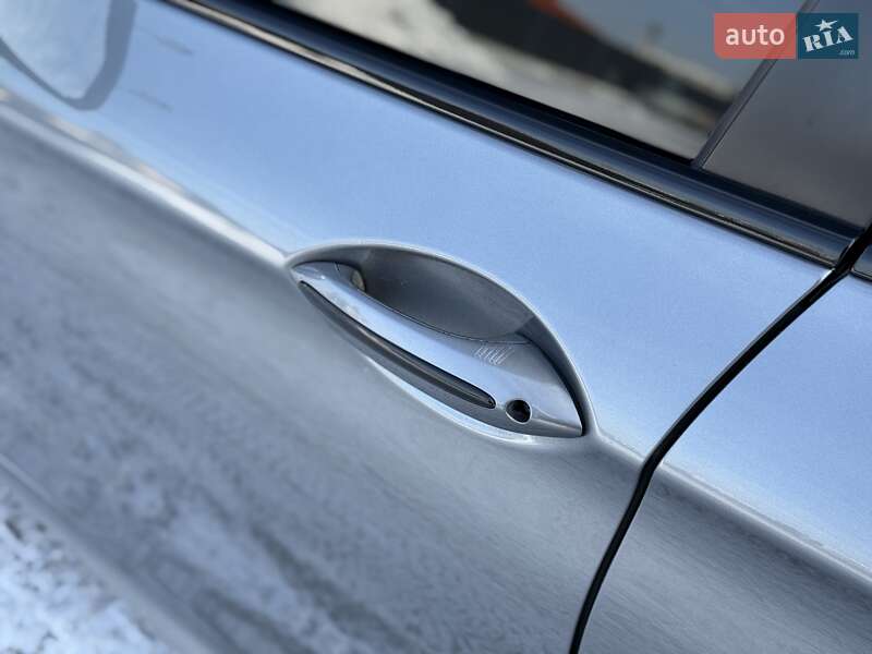 Седан BMW 5 Series 2015 в Львові