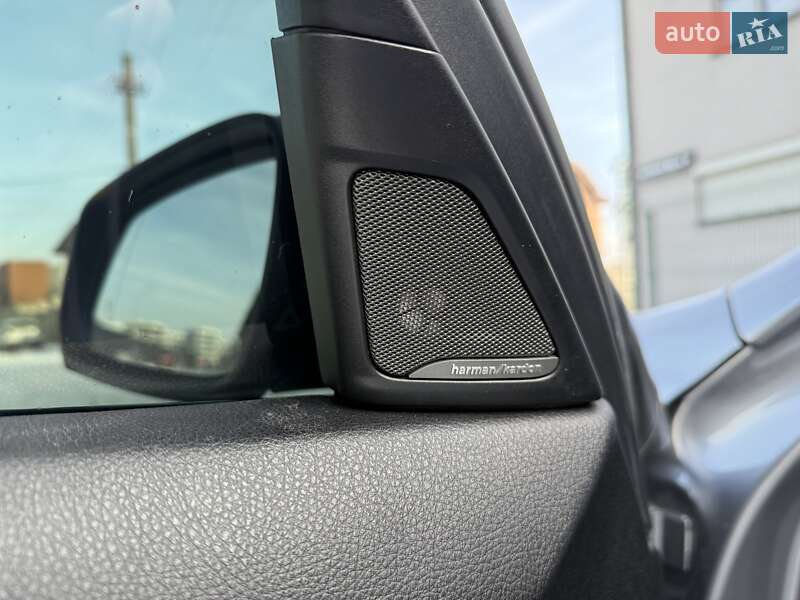 Седан BMW 5 Series 2015 в Львові