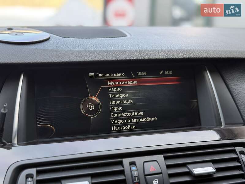 Седан BMW 5 Series 2015 в Львові