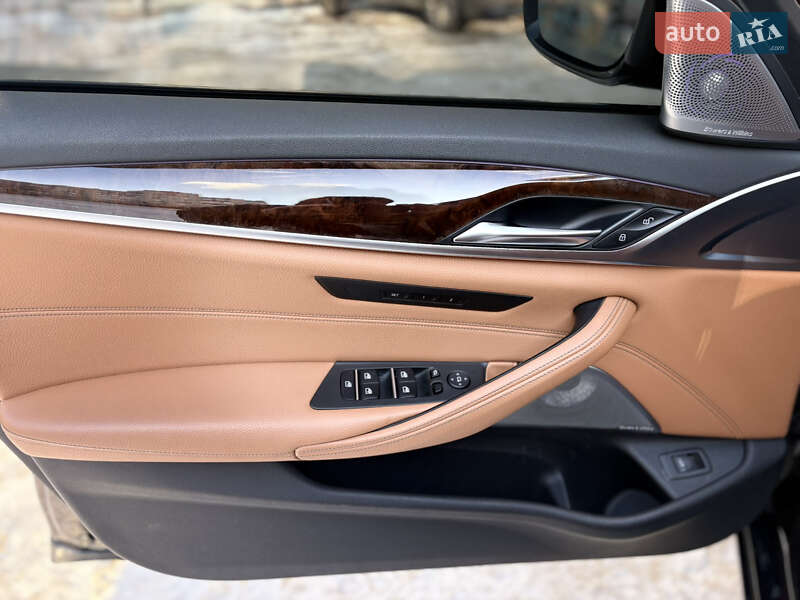 Седан BMW 5 Series 2018 в Киеве