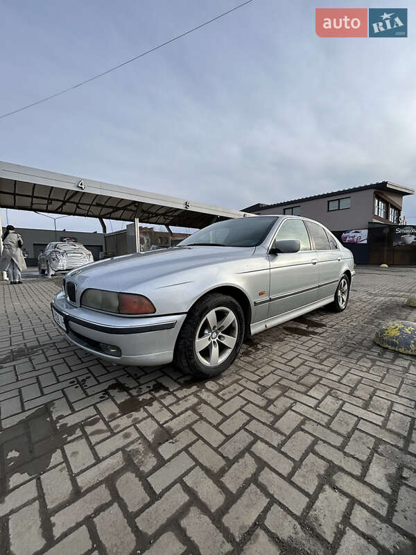 Седан BMW 5 Series 1997 в Ужгороде
