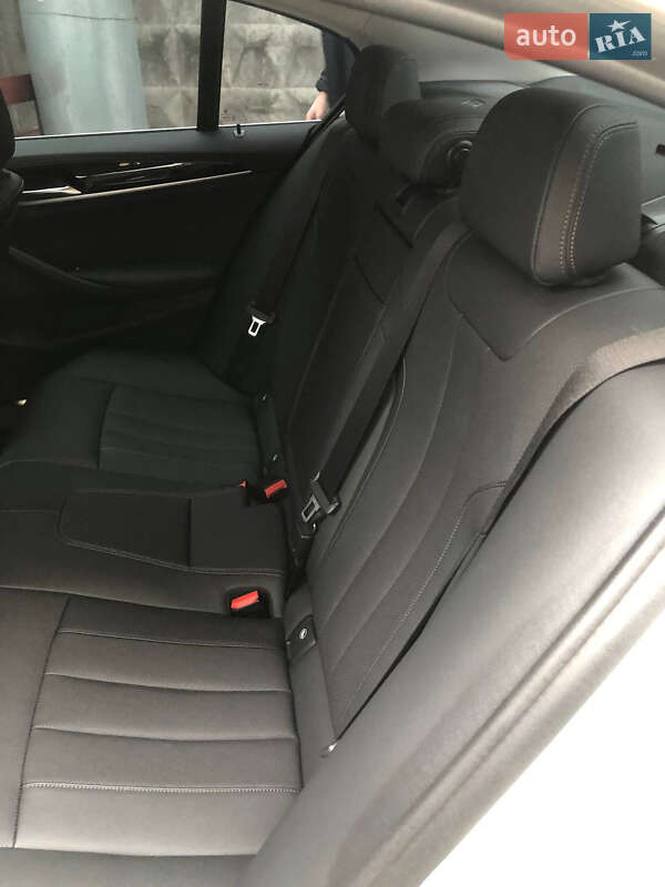 Седан BMW 5 Series 2022 в Киеве