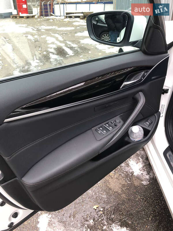 Седан BMW 5 Series 2022 в Киеве
