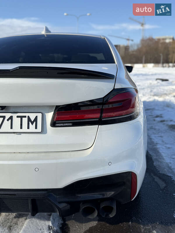 Седан BMW 5 Series 2018 в Львове