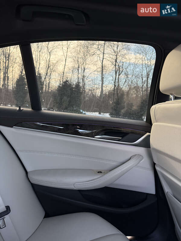 Седан BMW 5 Series 2018 в Львове