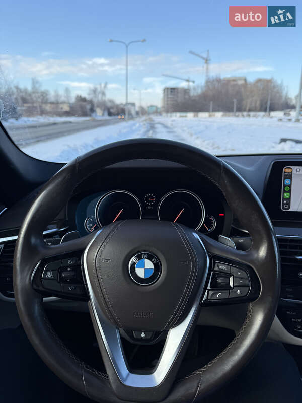 Седан BMW 5 Series 2018 в Львове