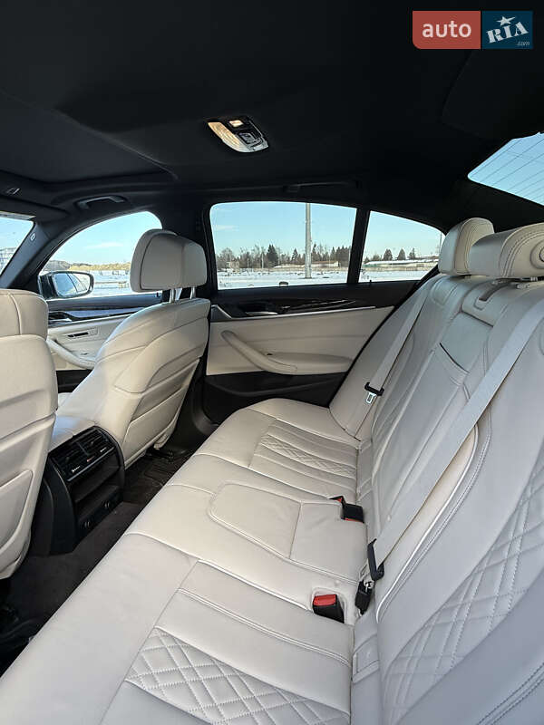 Седан BMW 5 Series 2018 в Львове