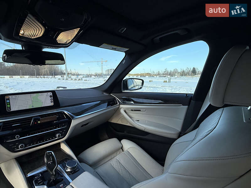 Седан BMW 5 Series 2018 в Львове