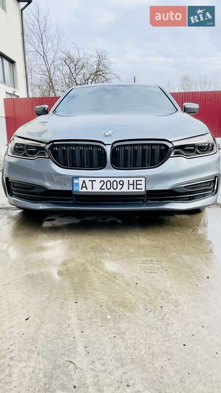 Седан BMW 5 Series 2017 в Бурштыне