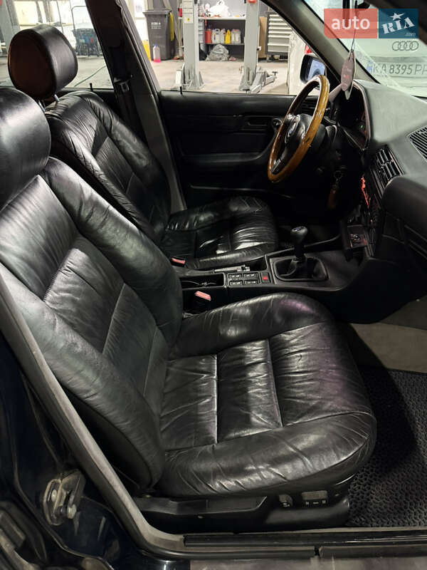 Седан BMW 5 Series 1992 в Киеве