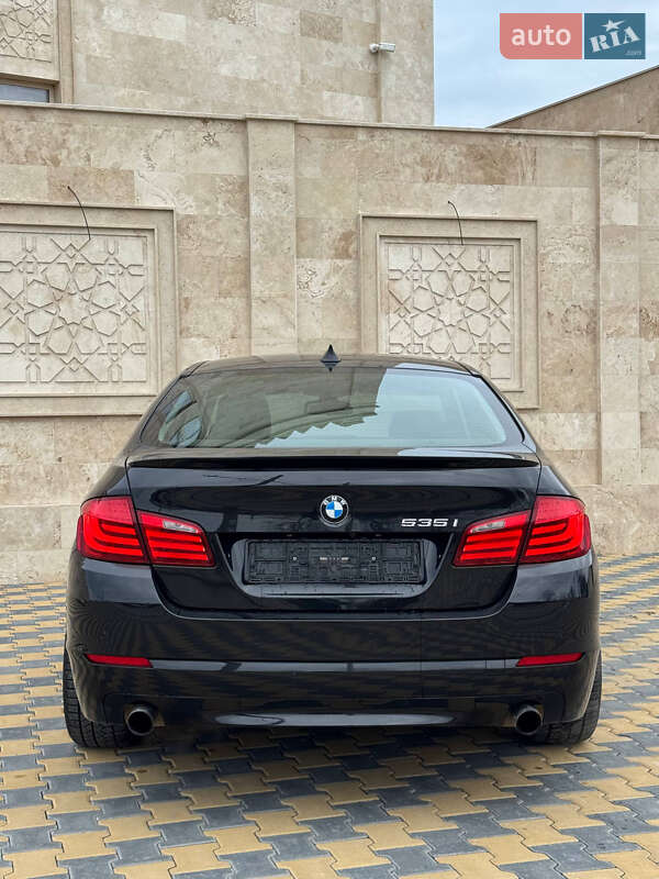 Седан BMW 5 Series 2010 в Одессе