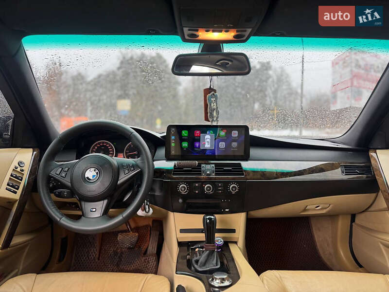 Седан BMW 5 Series 2004 в Нетешине