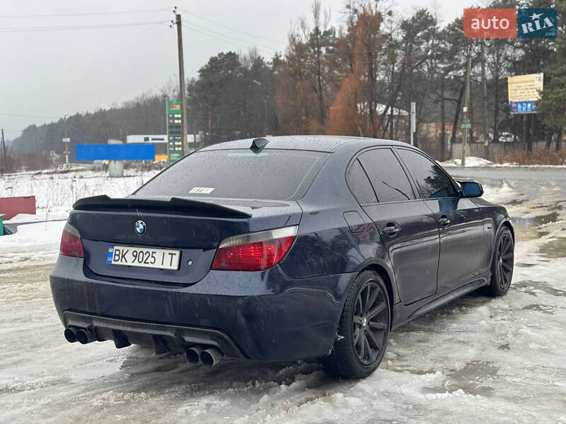 Седан BMW 5 Series 2004 в Нетешине