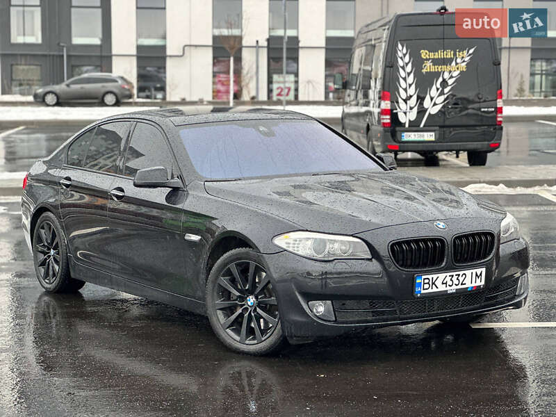 Седан BMW 5 Series 2012 в Ровно