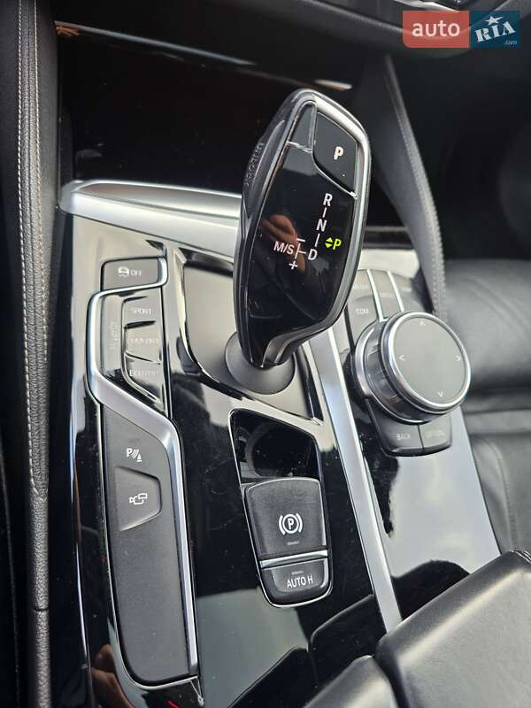 Седан BMW 5 Series 2017 в Хмельницком