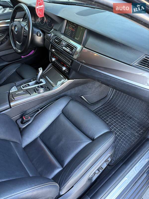 Седан BMW 5 Series 2014 в Ужгороде