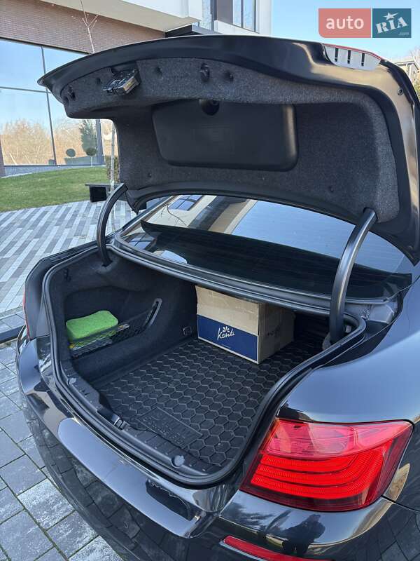 Седан BMW 5 Series 2014 в Ужгороде