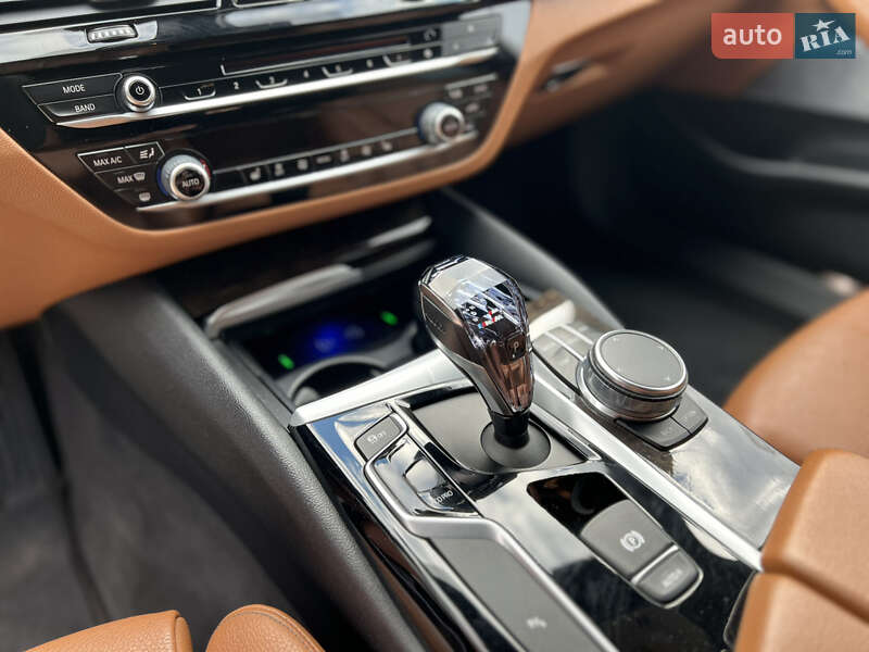 Седан BMW 5 Series 2017 в Львове фото 29 Седан BMW 5 Series 2017 в Львове