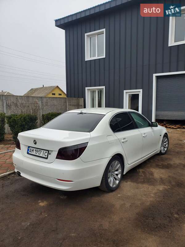 Седан BMW 5 Series 2007 в Коростене