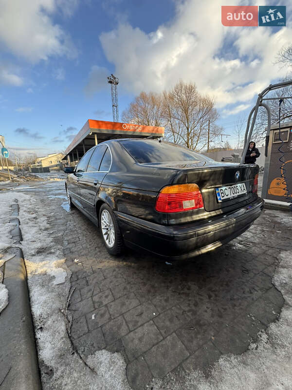 Седан BMW 5 Series 2000 в Львове
