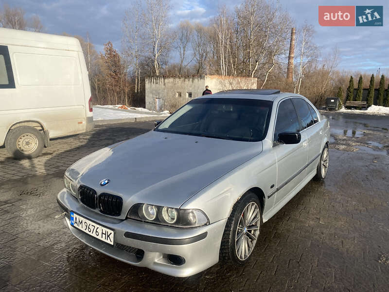 Седан BMW 5 Series 1998 в Надворной