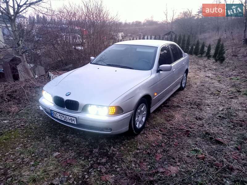 Седан BMW 5 Series 2000 в Самборе