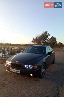 Седан BMW 5 Series 2001 в Березному