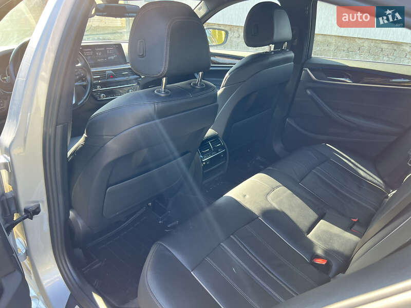 Седан BMW 5 Series 2017 в Львове