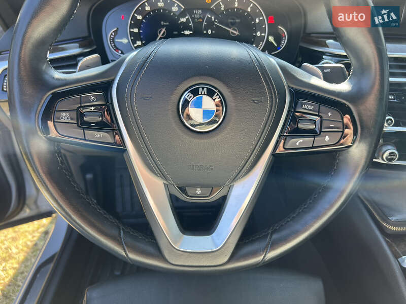 Седан BMW 5 Series 2017 в Львове