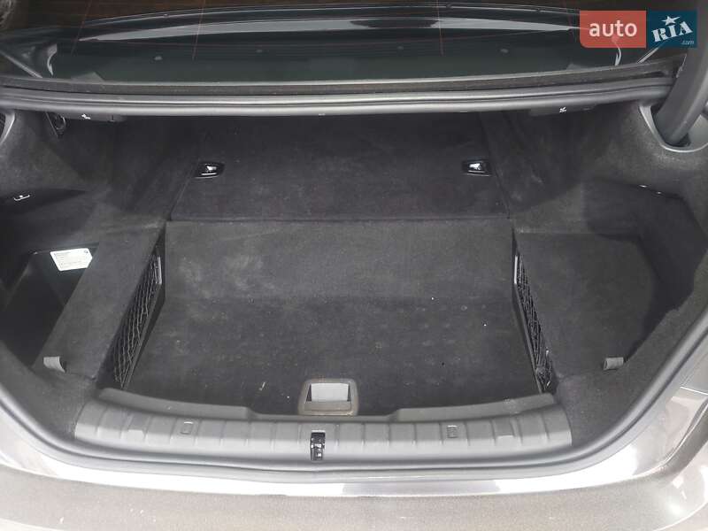 Седан BMW 5 Series 2018 в Голованевске