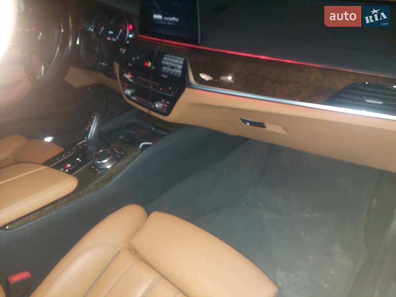 Седан BMW 5 Series 2018 в Голованевске