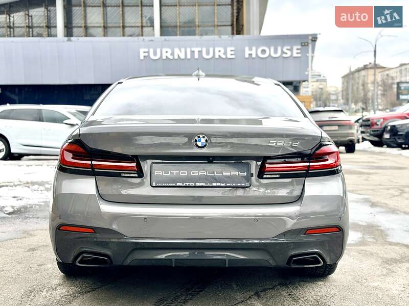 Седан BMW 5 Series 2022 в Киеве