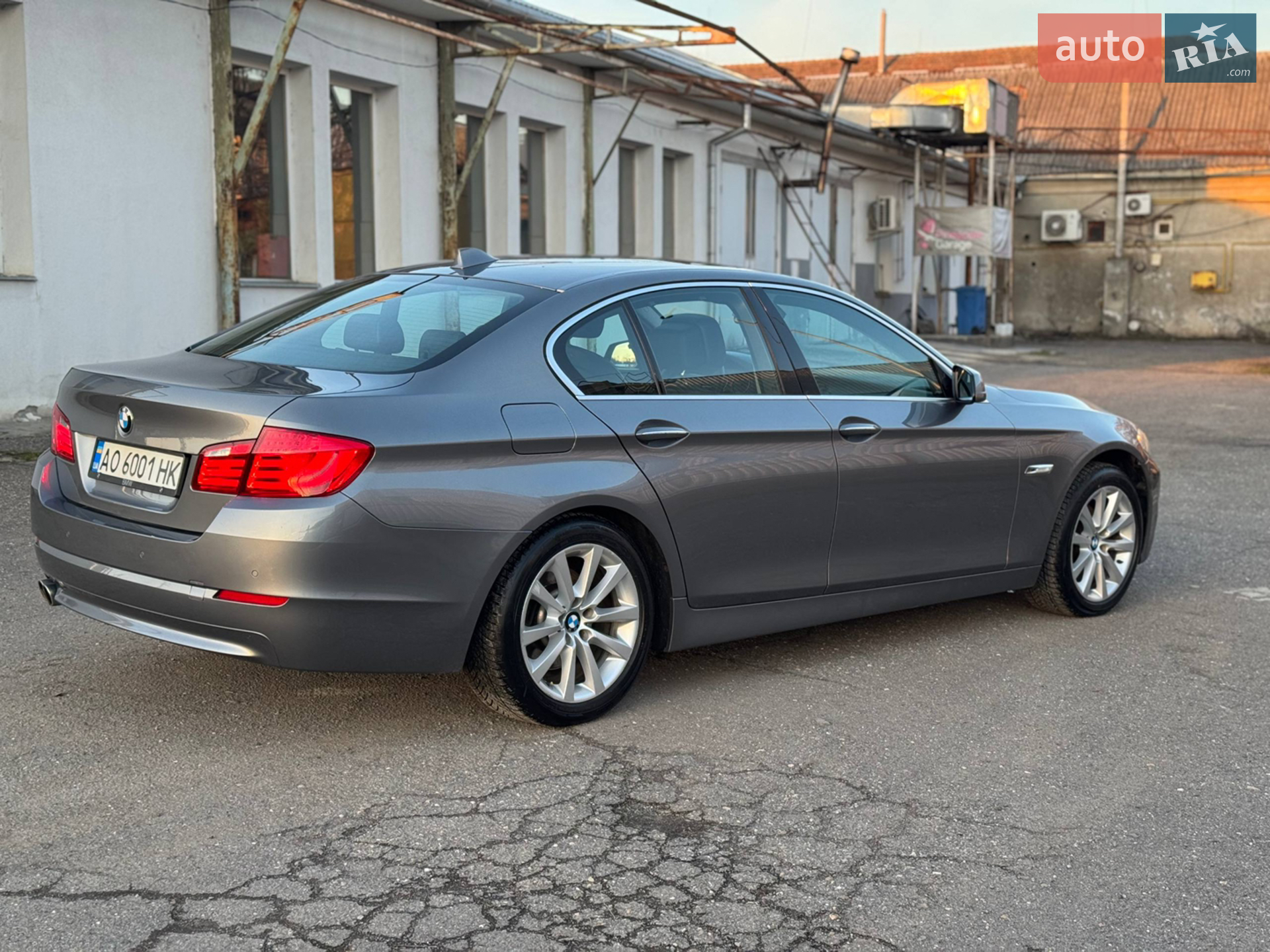 2010 BMW 5er - мініатюра 8