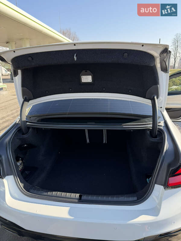 Седан BMW 5 Series 2017 в Ровно фото 33 Седан BMW 5 Series 2017 в Ровно