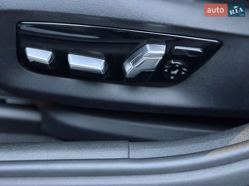 Седан BMW 5 Series 2017 в Днепре