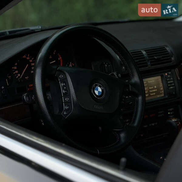 Седан BMW 5 Series 2002 в Харькове