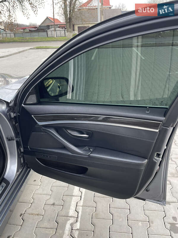 Седан BMW 5 Series 2014 в Черновцах