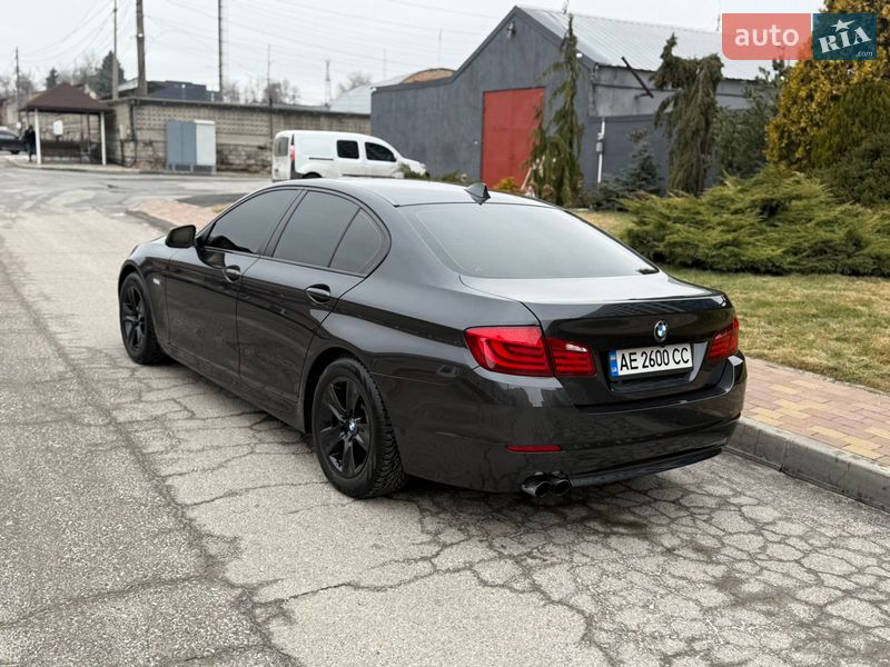 Седан BMW 5 Series 2012 в Днепре
