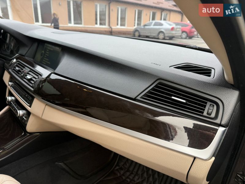 Седан BMW 5 Series 2012 в Днепре