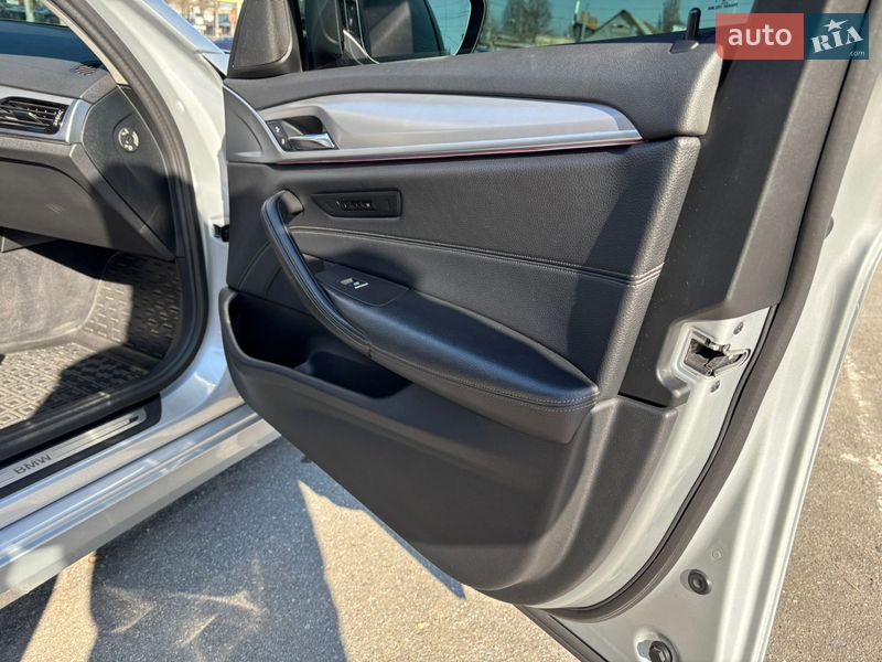 Седан BMW 5 Series 2017 в Хмельницком