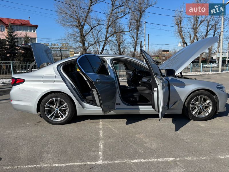 Седан BMW 5 Series 2017 в Хмельницком