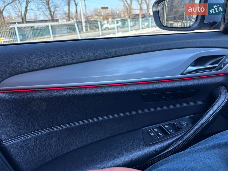 Седан BMW 5 Series 2017 в Хмельницком