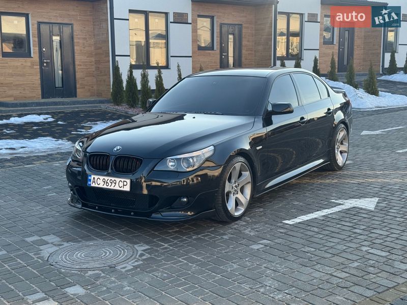 Седан BMW 5 Series 2005 в Вараше