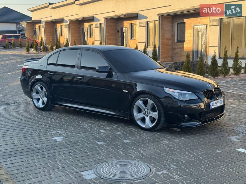 Седан BMW 5 Series 2005 в Вараше