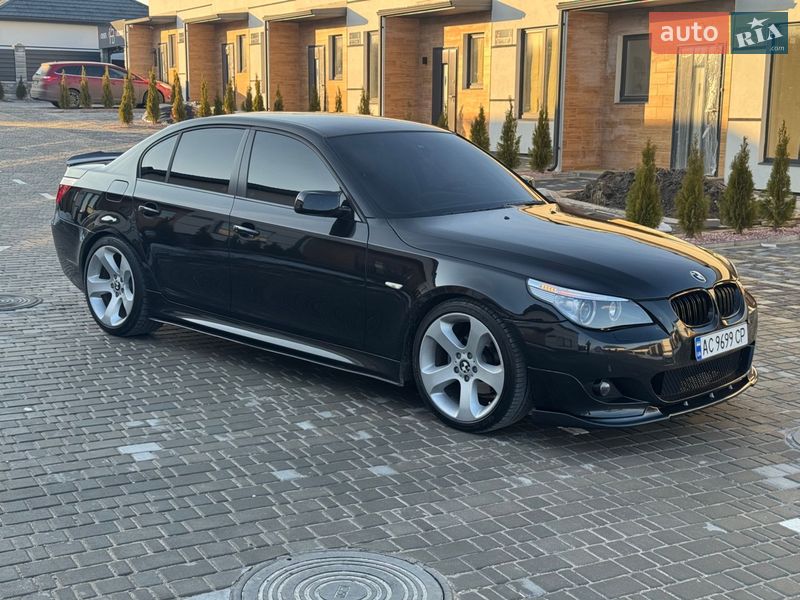 Седан BMW 5 Series 2005 в Вараше