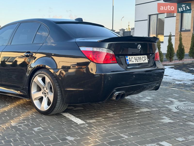 Седан BMW 5 Series 2005 в Вараше