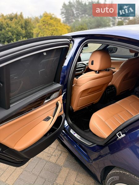Седан BMW 5 Series 2018 в Мостиске