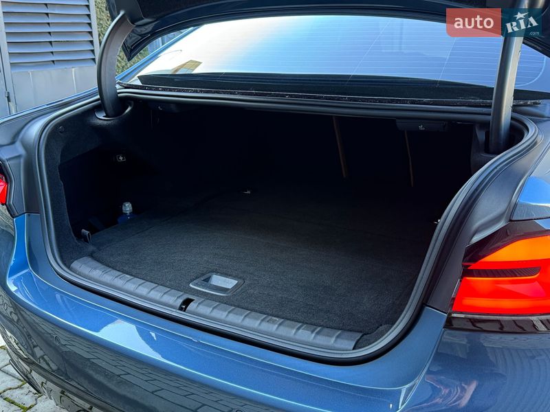 Седан BMW 5 Series 2022 в Черновцах
