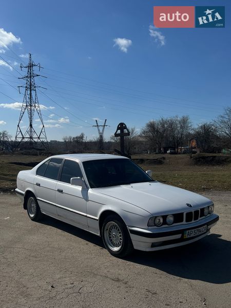 Седан BMW 5 Series 1988 в Запорожье