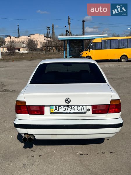 Седан BMW 5 Series 1988 в Запорожье